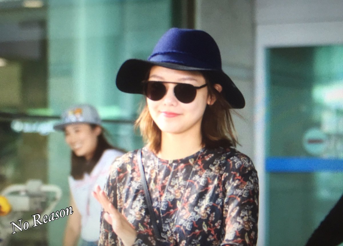 [PIC][23-08-2016]SooYoung trở về Hàn Quốc vào chiều nay CqhztkVVYAESCsr