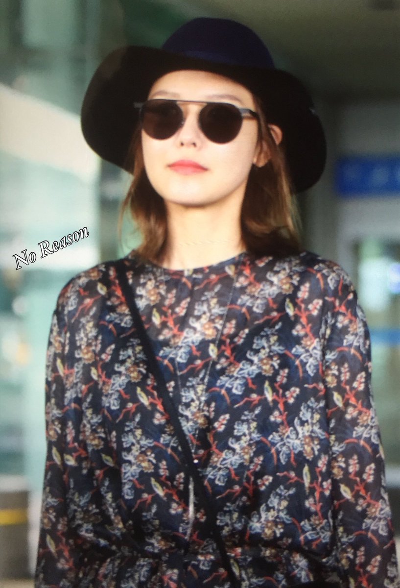 [PIC][23-08-2016]SooYoung trở về Hàn Quốc vào chiều nay CqhztkhUkAA1vP7