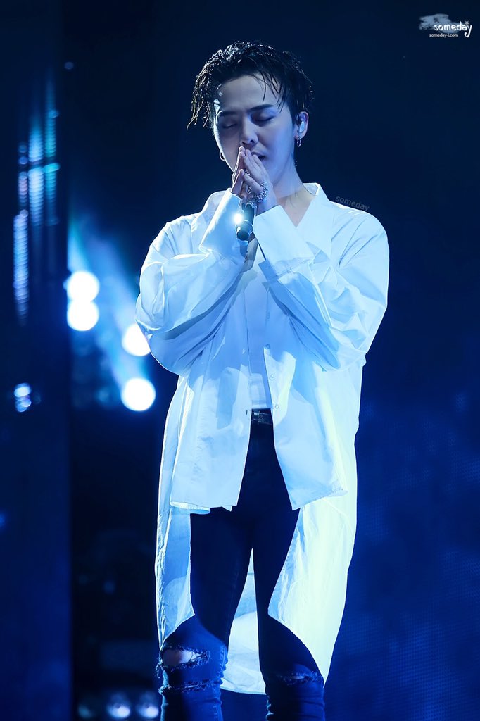 liuliu1350's tweet photo. 20160820 HQ 1/2 #bigbang10theconcert #BIGBANG10 
#gdragon 
#0TO10 https://t.co/XijmEj7mWI