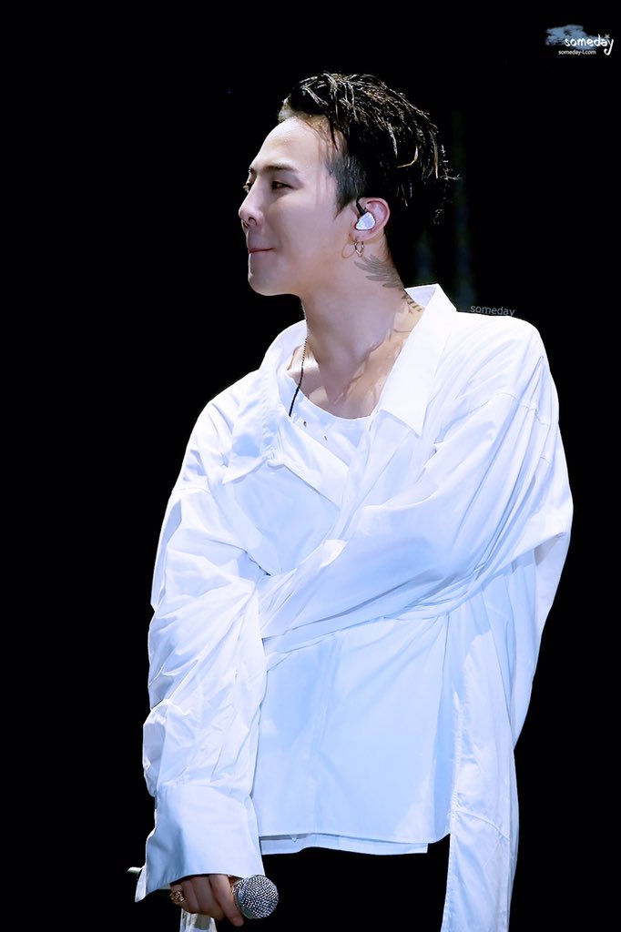 liuliu1350's tweet photo. 20160820 HQ 2/2 #bigbang10theconcert #BIGBANG10 
#gdragon 
#0TO10 https://t.co/KzDkwBlXpT