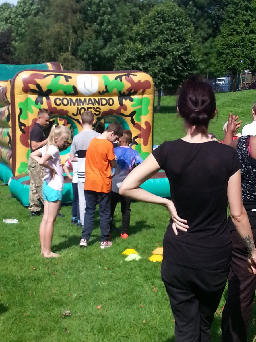 Clare_in_Derker's tweet photo. Sunshiiiine at last! Perfect day for @CommandoJoes and @FirstForFCHO  at Stoneleigh Park. Great fun had by all :) https://t.co/hTKnkqDO4c