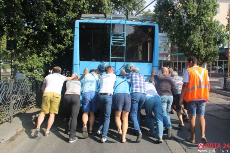 Оккупанты проводят обыск у крымского татарина Ризы Муслимова, - Джелялов - Цензор.НЕТ 2662