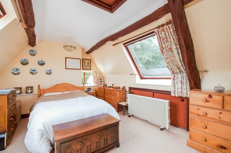 markdavidcouk's tweet photo. #ForSale: #GradeII Listed #Village Residence in #Milcombe, #Oxfordshire with #woodenbeams
https://t.co/8zKqSkk0Sp https://t.co/Ju9z0kZyZZ