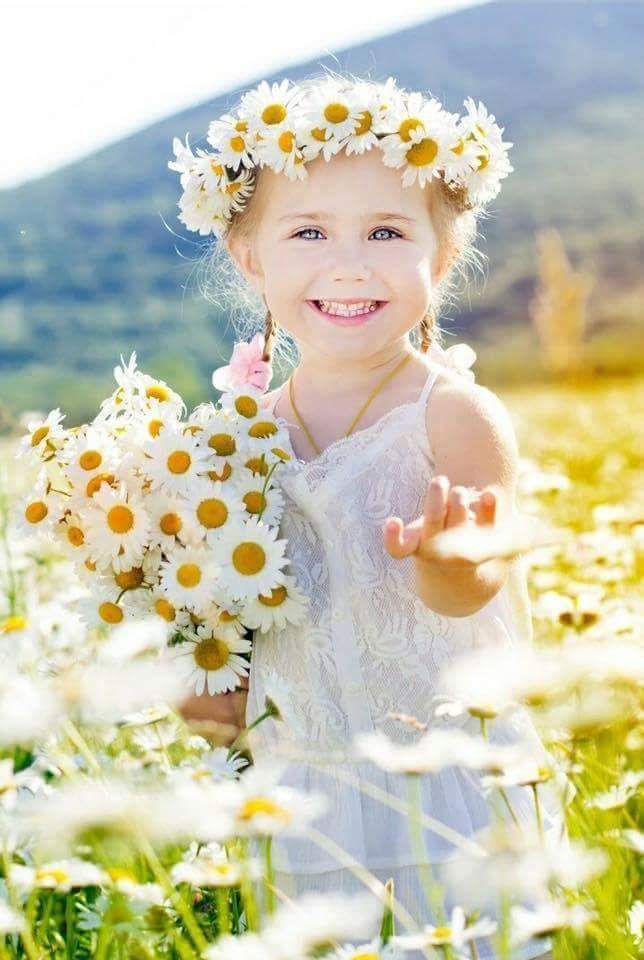 elsayedwbas's tweet image. ضحكتها😃😃 بنت بنوت👸👸👸
و انا قلبي💖💖 غاوي يموت👻👻👻
غرقان في تفاصيلها💞 B| O:)