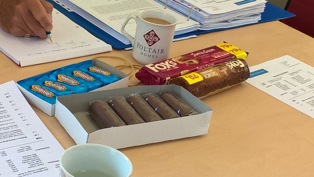 LB_Coastline's tweet photo. Site mtgs always better with refreshments #mcvities #hobnobcakes #foxs_biscuits #choccrunchcream #jamncream https://t.co/13e41Kl8TW