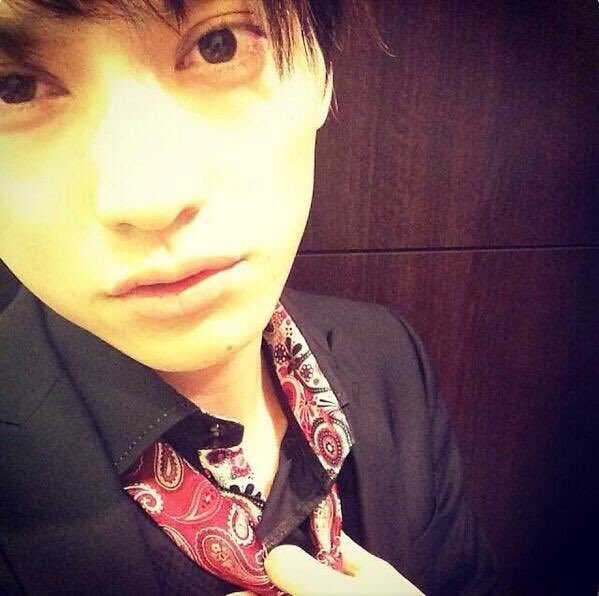 AAA1126_atae's tweet photo. 🌱タグします。
 
    ✔️高校２年生
    ✔️福岡住み
    ✔️My princess 宇野実彩子 💜
                prince      日高光啓    💛

#AAAファンと繋がりたい https://t.co/Z86yrj8eBr