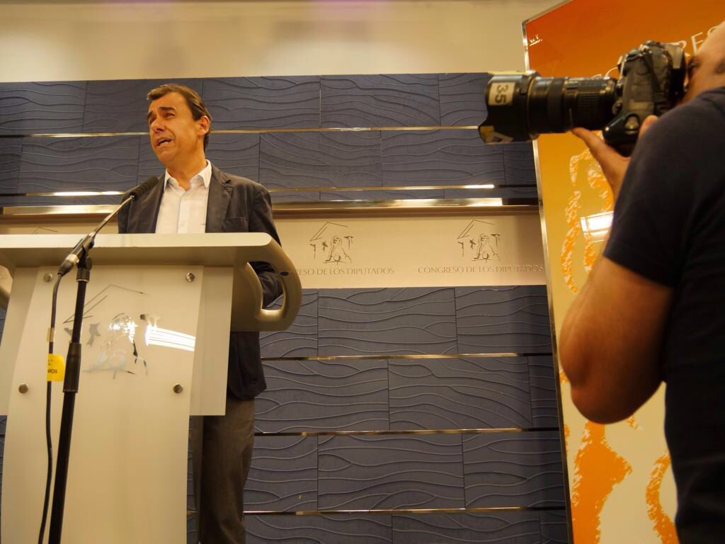 GPPopular's tweet photo. .@martinezmaillo "El @PPopular en la lucha contra la corrupción va a por todas, sin parar en nada, a por todas" https://t.co/CEV8SRZ3q3