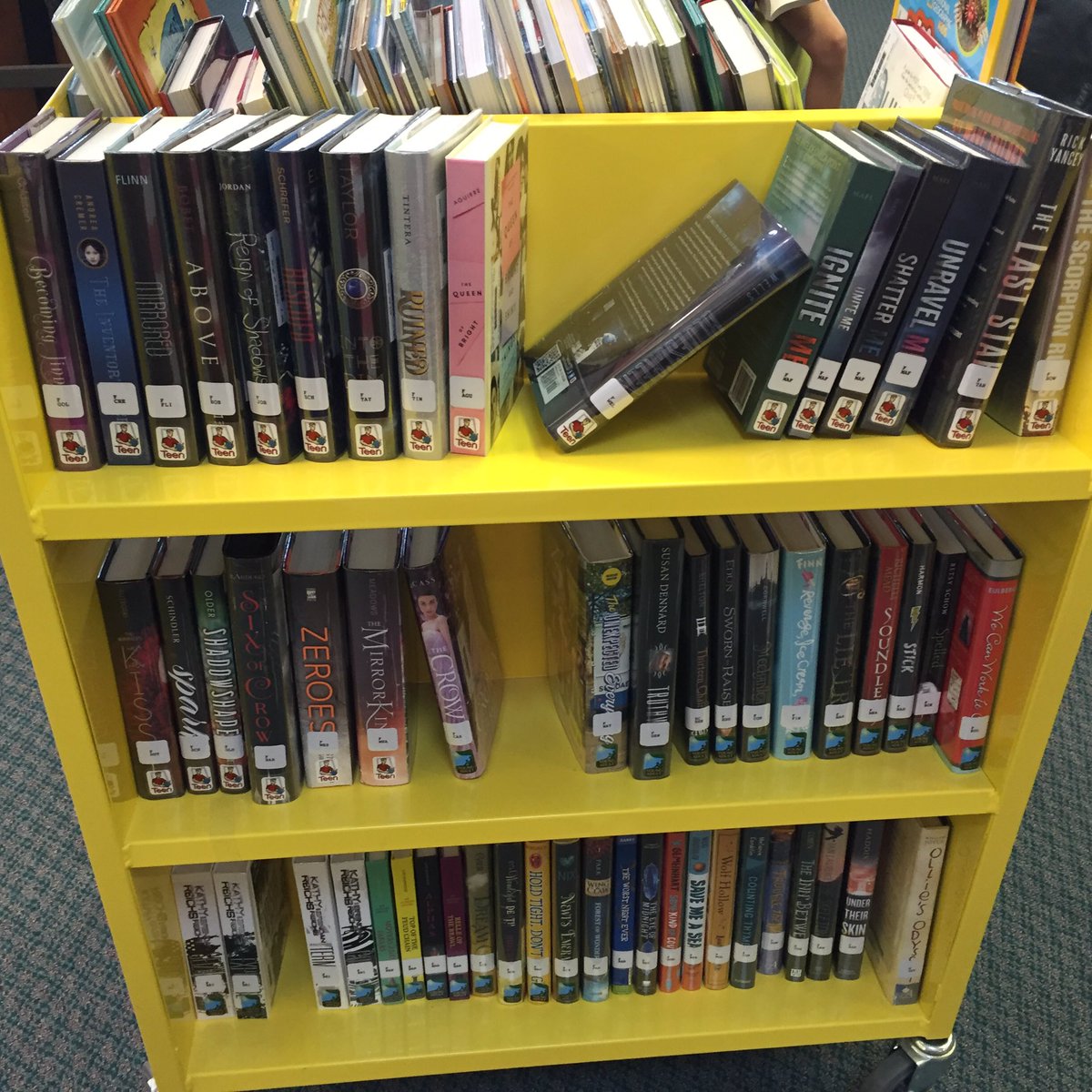 HPMISLibrary's tweet image. Welcome back, Raiders! Be sure to stop by the #RaiderLibrary for a new book! #raidersread