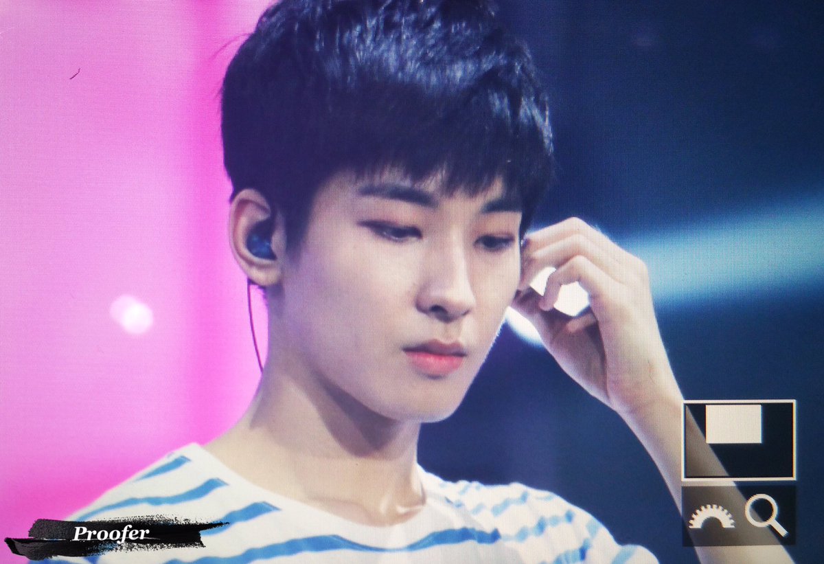 dear__wonwoo's tweet photo. 네 사랑이 무사하기를.
내 사랑도 무사하니까.
세상의 모든 사랑이 무사하기를.

'이도우 - 사서함 110호의 우편물'
@pledis_17 https://t.co/pKmOmpV8jW