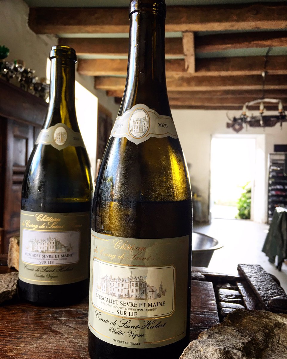 winewankers's tweet photo. If you love aged Semillon, check out aged Muscadet from Loire Valley. https://t.co/vbNXDDFBv2