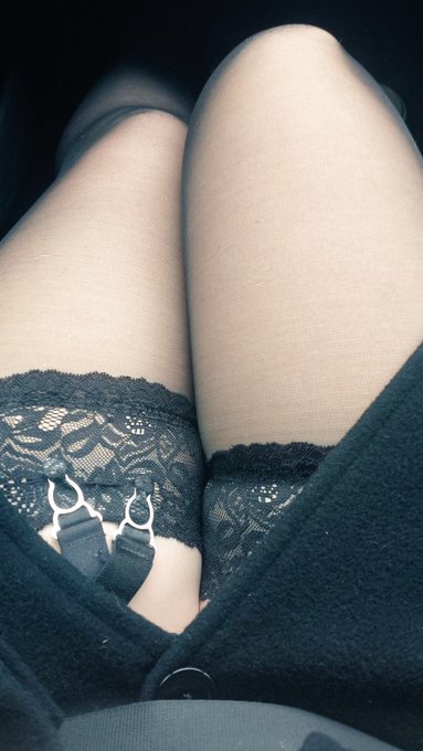 Its time for your morning wood! 😉 anyone struggling give me a shout! Lol xxx https://t.co/2jfcf3au7u