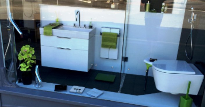 FreshwaterBeth's tweet photo. Our window looks gorgeous in GREEN💚Featuring all our favourite #bathroom suppliers! https://t.co/El9pwBFuVB #Swansea https://t.co/zEmADUb5UI