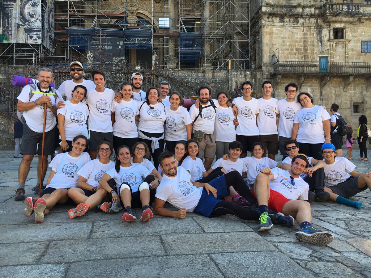 Y nuestros caminantes <a href="/GVXMalaga/">GVX Maristas Málaga</a> llegaron en familia a Santiago tras una enriquecedora experiencia #másqueaulas