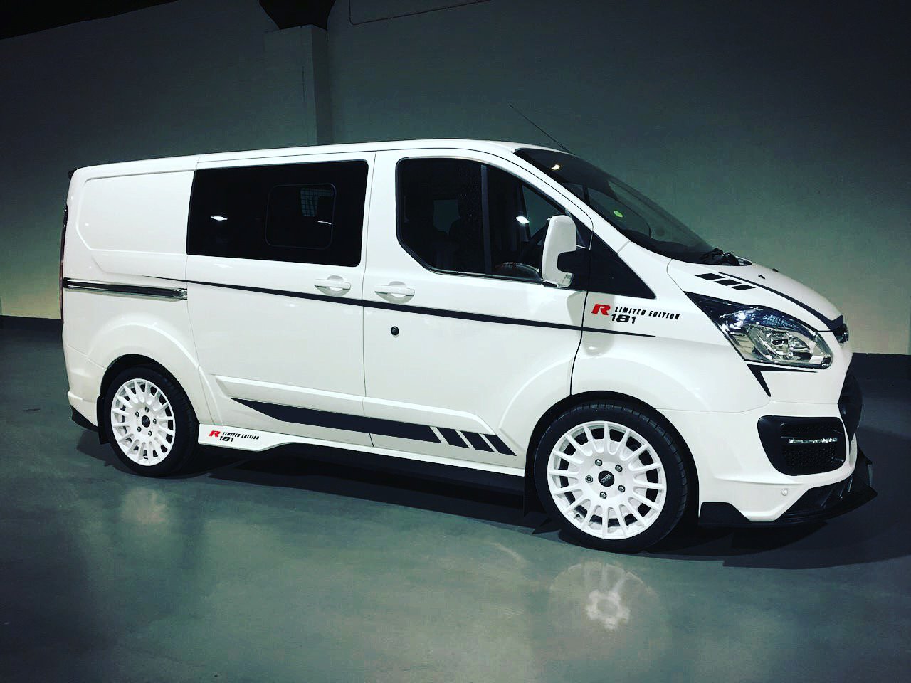 Van sport hotsell