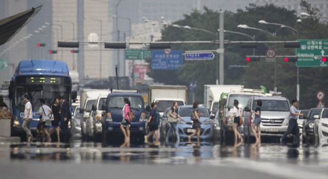 예보 모델도 더위 먹어…21일 36.6도인 날 최고 29도로 예측
hani.co.kr/arti/society/s…