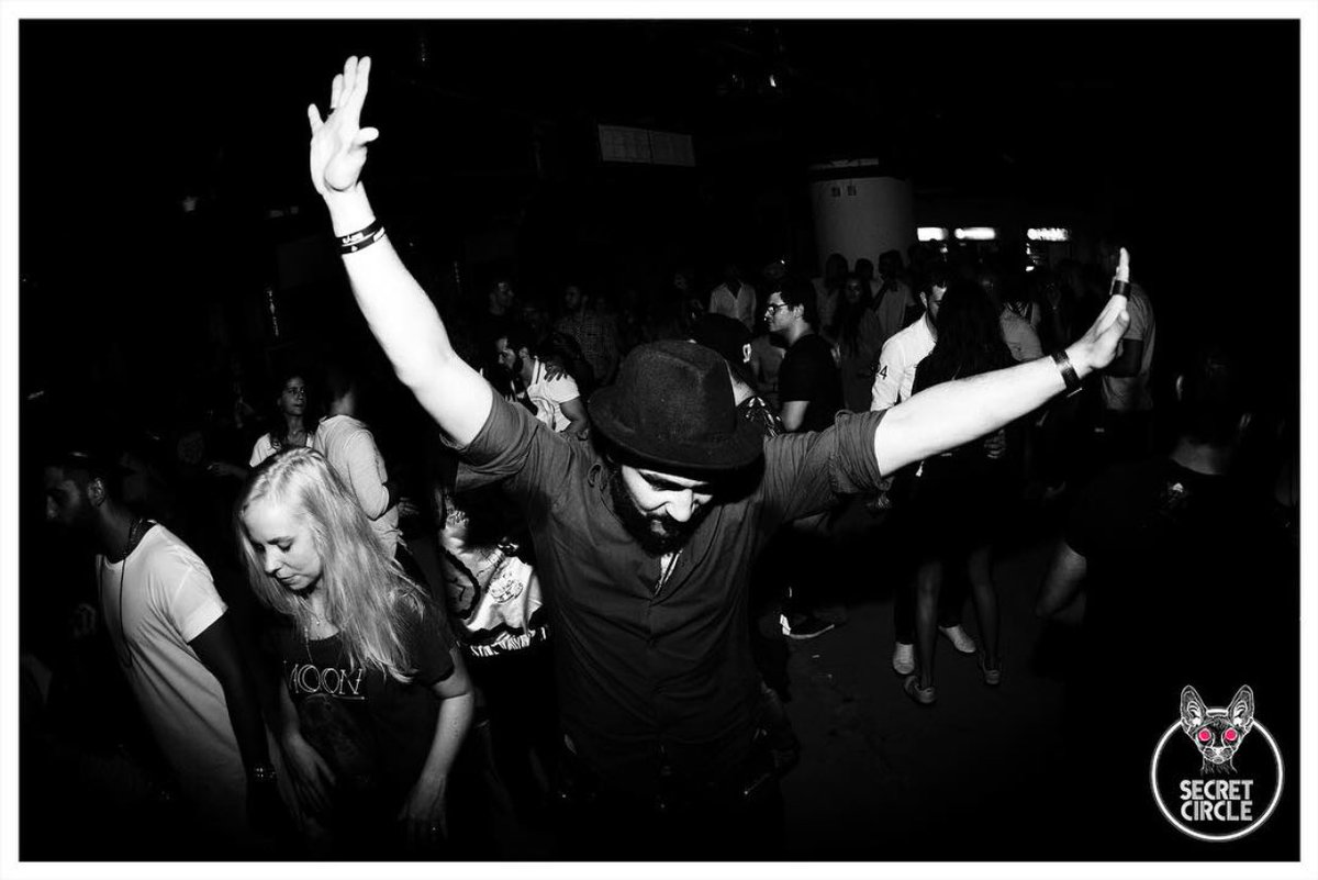 SecretCircleDXB's tweet photo. The Music got me like.. 🙌
#SecretCircle #MyDubai #Love #Underground #HouseMusic #Techno #Family https://t.co/Yp4gaLODNs