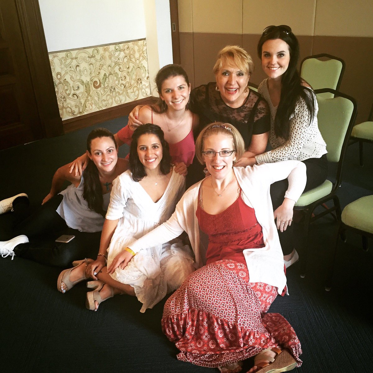 nelly_miricioiu's tweet photo. Nelly with some of the girls from her 2016 vocal class @MusicAcademyTQL @Hanna_Liisa_K @LauraSheerin @YaraZeitoun https://t.co/PJzH1GryZM