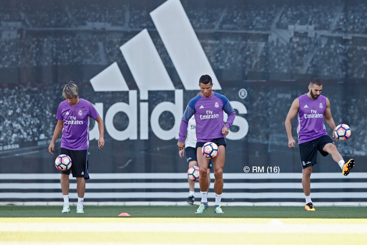 realmadriden's tweet photo. ⏳⚽️👊

The countdown to our first home match of the season in La Liga is underway!

#RMCity #HalaMadrid https://t.co/sHvGUCN7Bk