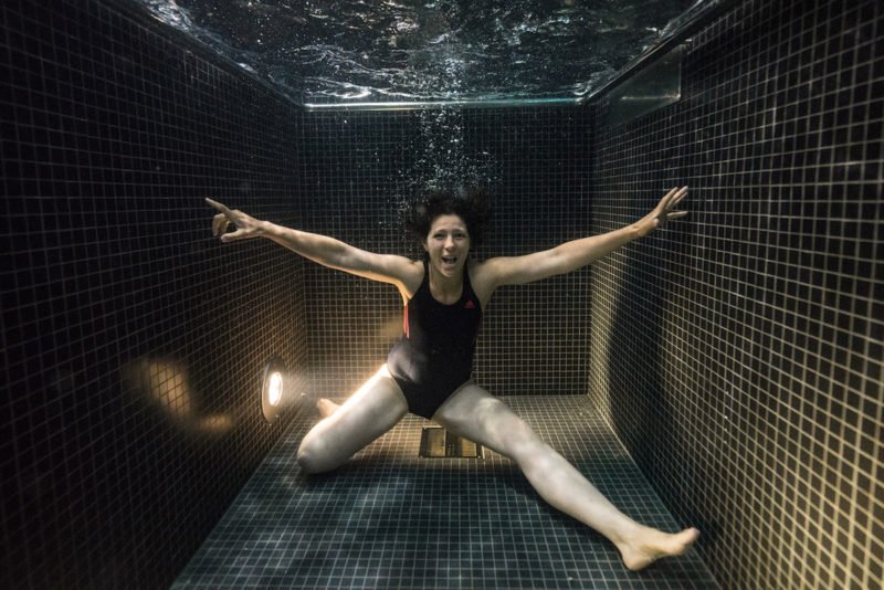 SoplyHQ's tweet photo. #Underwater #Portraits of People Diving Into a Freezing 4°C Dunking Pool
  https://t.co/RY7X60PKUT #photography https://t.co/z1F3XPGkWA