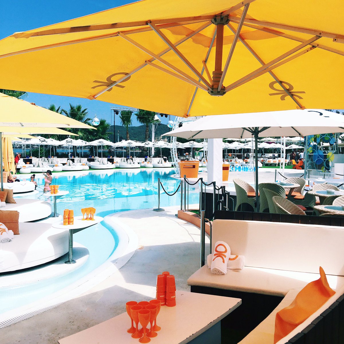 OBeachIbiza's tweet image. Who is joining us for KISSTORY today with @FunkButcher @DJGrantCollins @SamDungate #oceanbeachibiza #kissfm