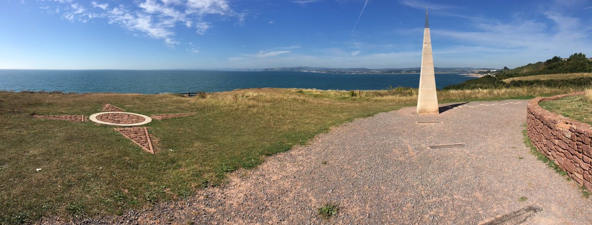 A stroll to the Geoneedle this morning @jurassiccoastin @jurassic_coast #Exmouth #geographyteacher #geology