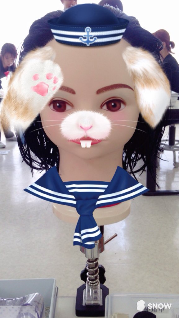 chamarina22's tweet photo. 今日も学校楽しかった💕😆
はーなまた髪の色変わっとる😳
迷うな髪色〜💭 https://t.co/8EN1Rhpp9G