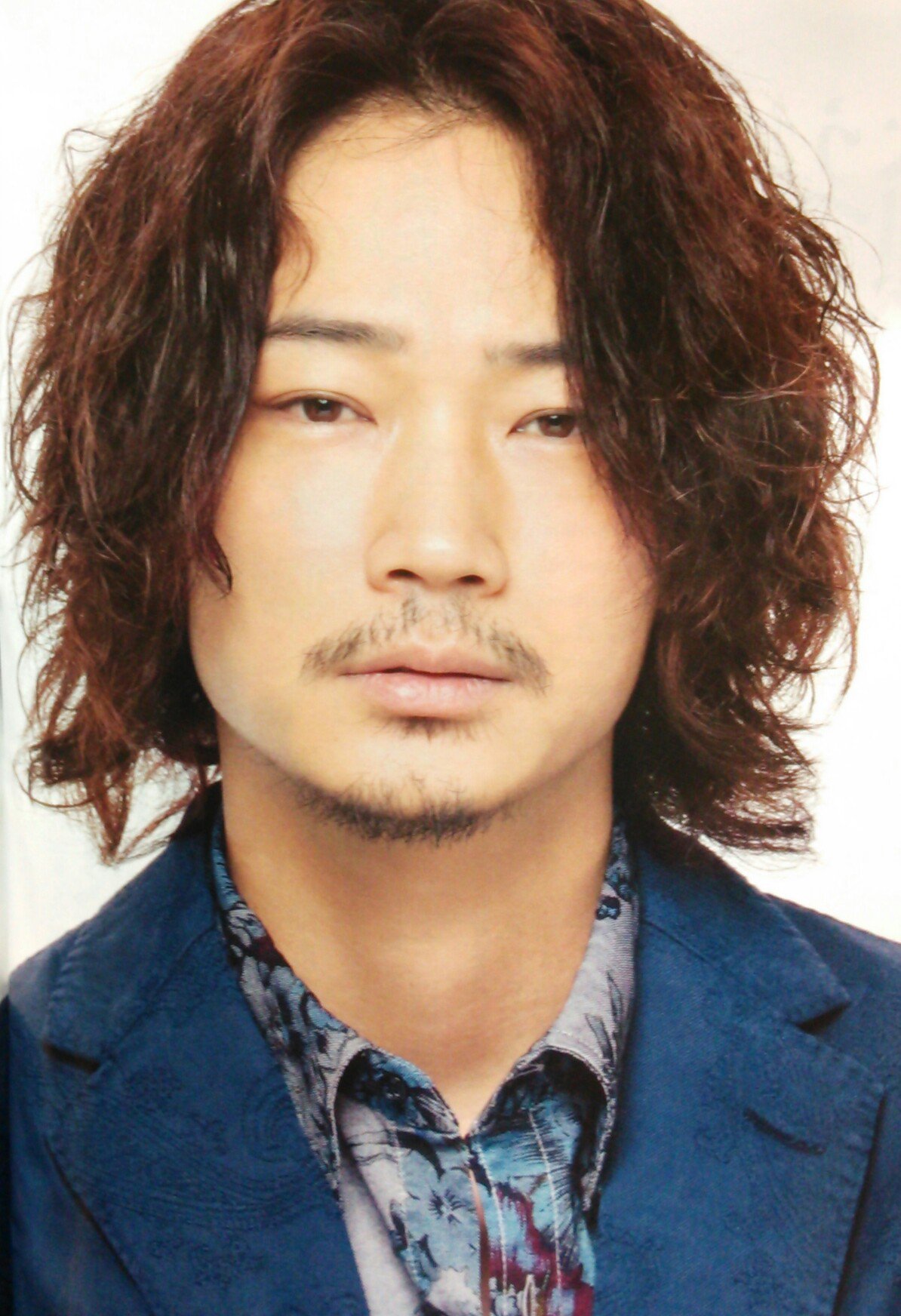 تويتر くるみぱん على تويتر 首に手回したり腰に手添えたり腕組んだり なんなのもう 笑 剛さん 髭の１本１本までもが かっこいい 分かってくれる人いるかな 笑 綾野剛 妻夫木聡 婦人公論 T Co 9kbzuhhege