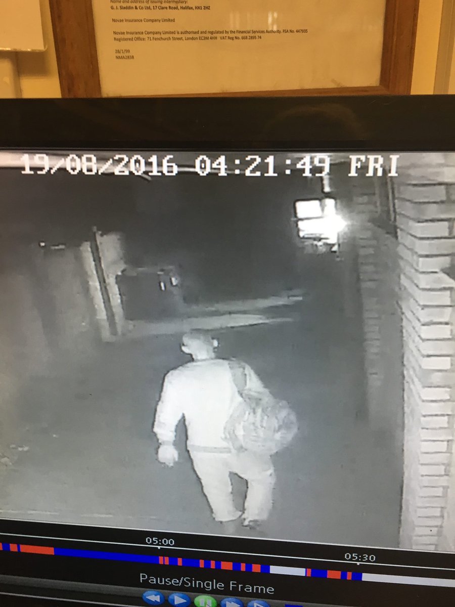 StanwayRovers's tweet photo. Anyone recognise this man? Wanted for stealing items from our changing rooms! Please RT more pictures to come!!! https://t.co/XhMvukstAU