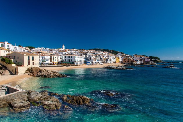 ipeppalafrugell's tweet photo. #CalellaDePalafrugell: el pueblo costero favorito de los lectores de Traveler! @CNTravelerSpain @baixemporda_tur https://t.co/JLx167yFU4