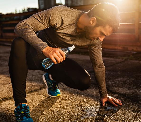 MensFitnessX's tweet image. 12 signs you're overtraining: ow.ly/jODT303ufVj
