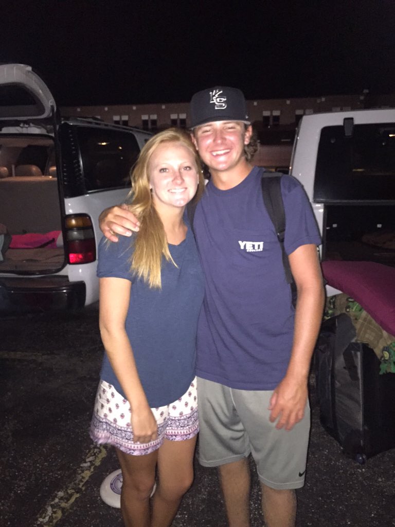 collin_leach's tweet photo. Happy birthday Harper, miss havin you around. Love ya❗️@harper_leach https://t.co/ItxmJaZha9