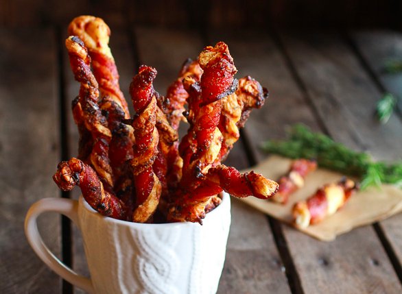 MeatboxLondon's tweet photo. #Barcon #Barsnack -  Sweet and Savoury Cheesy #Bacon Wrapped Puff Pastry Twist. https://t.co/gDs1mH4OfW #BaconRecipe https://t.co/Pc7r74fZv5