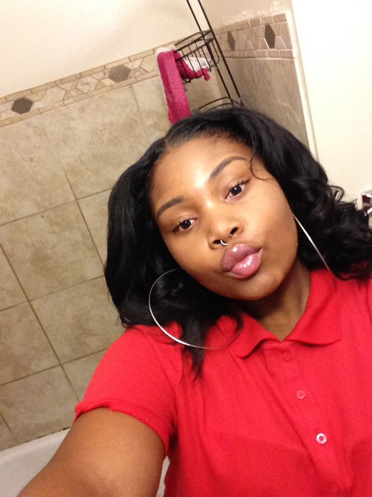 BossLadie_Nae's tweet photo. Last first Day school 😍 https://t.co/l7rgBPjTWE
