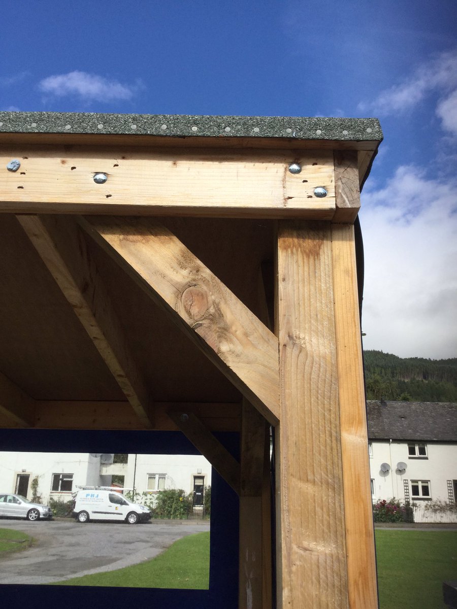 KenmoreP345's tweet image. Finding angles in our environment #anglechallenge #outdoorlearning