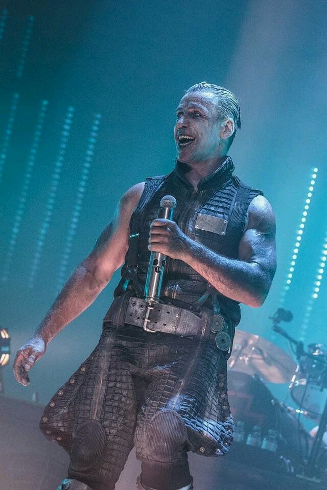 Till lindemann ubers meer. Rammstein тилль линдеманн. Rammstein тилль линдеманн. Тилль линдеманн. Till lindemann ubers meer.