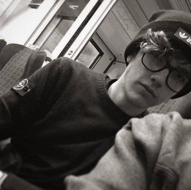 Hey I'm Jessie I'm new follow me and retweet his post.