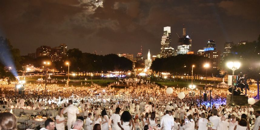 MetroPhilly's tweet photo. A response to Diner en Blanc haters #debphl16 https://t.co/5ybeBW4NRy https://t.co/4muO65zDO0