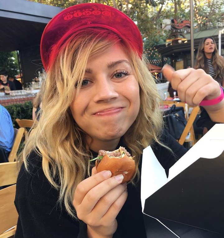 When i'm getting food i'm happy 😉