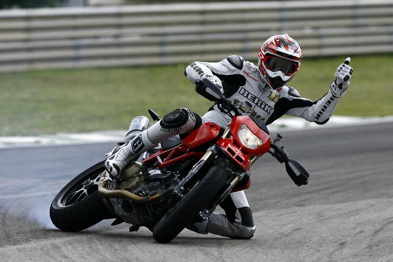 TheRevvApp's tweet photo. Ever wondered what motocross looks like on a sport bike?
https://t.co/NxJFjyICKu https://t.co/XwzvWgnyv6