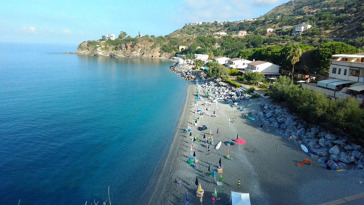 GiovannaPiaDan's tweet photo. Il #mare a #Cavinia tra #Cittadelladelcapo e #cetraro #cosenza era cosi ieri alle 8:40 mattina #maretrasparente https://t.co/A0pxxIKdcv