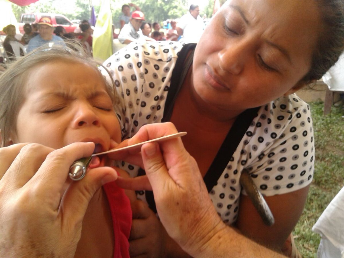 Llega Moderna Clínica Móvil a comarca Nejapa
<a href="/ClarkCenteno1/">Clark Centeno</a>
#Canal4Noticias
bit.ly/2bfI82s