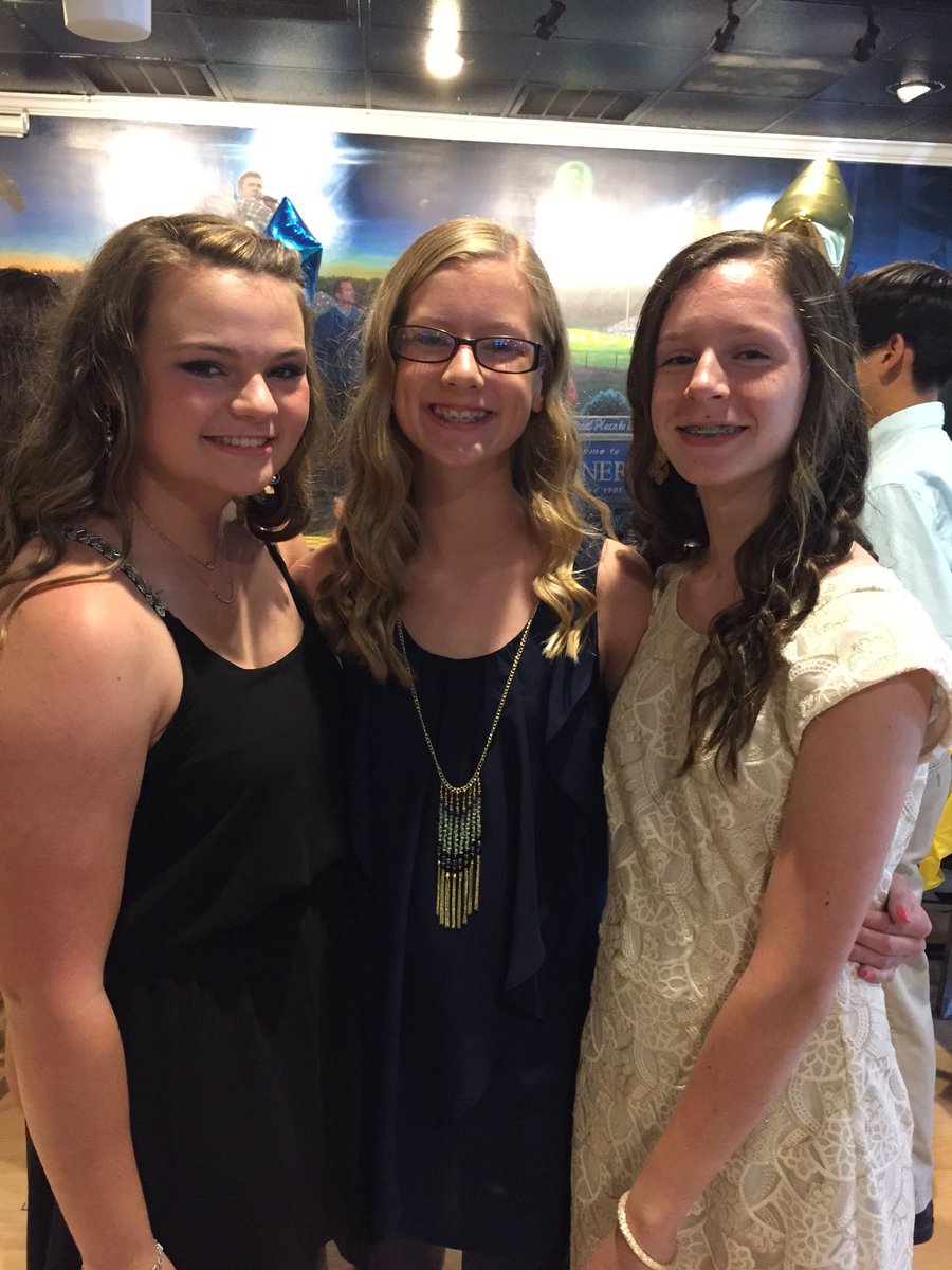 akjohnson29's tweet photo. happy birthday @chtruelove I hope you have the best day!!💓#msbell https://t.co/Vn10WwV49R