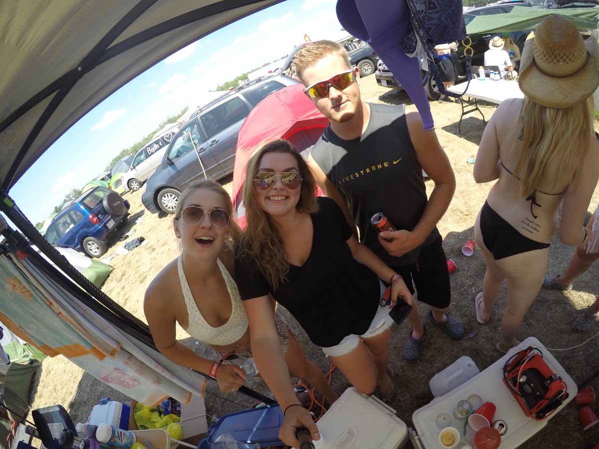 alexaagraham's tweet photo. I don't think I'm emotionally ready to end the best summer yet #summer16 https://t.co/qWHiQma4Pf