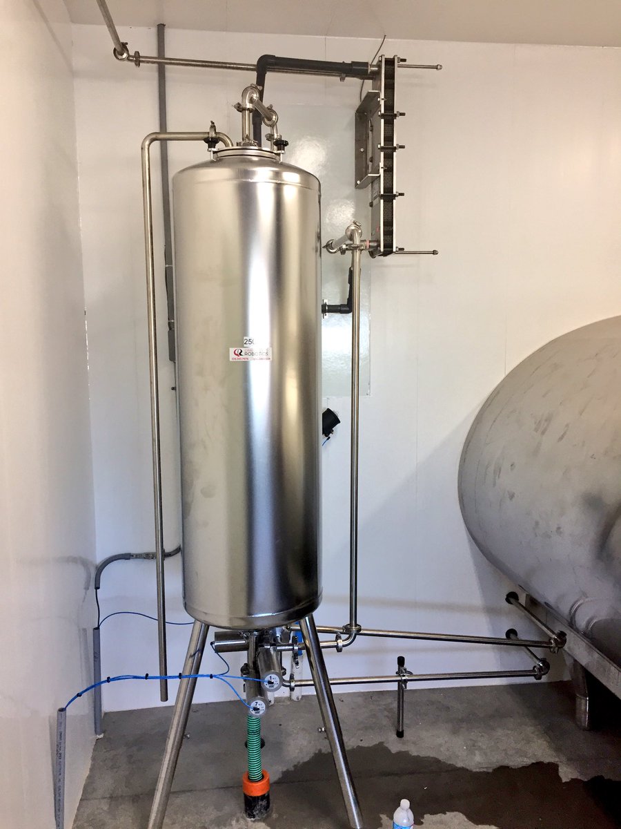 MattBerlett's tweet photo. First of many #boetech buffers installed, #startupday #lely #grrobotics https://t.co/4zyNrwECVZ