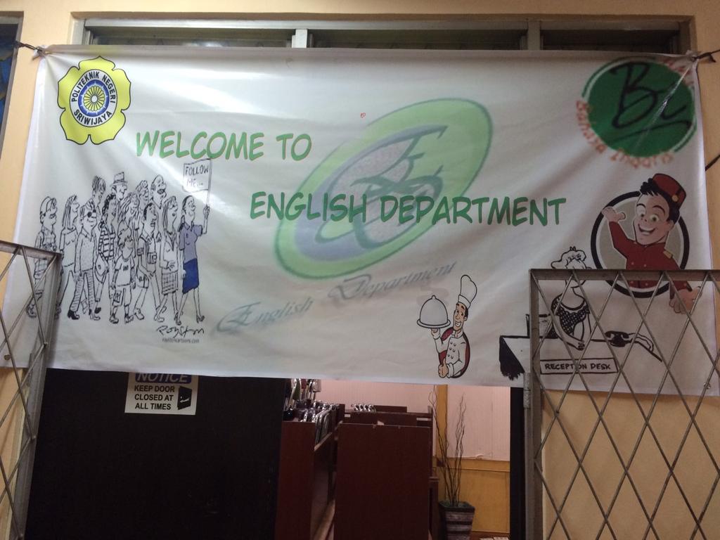 Hai, Selamat malam mahasiswa baru Jurusan Bahasa Inggris
Selamat Bergabung Di Politeknik Negeri Sriwijaya!!