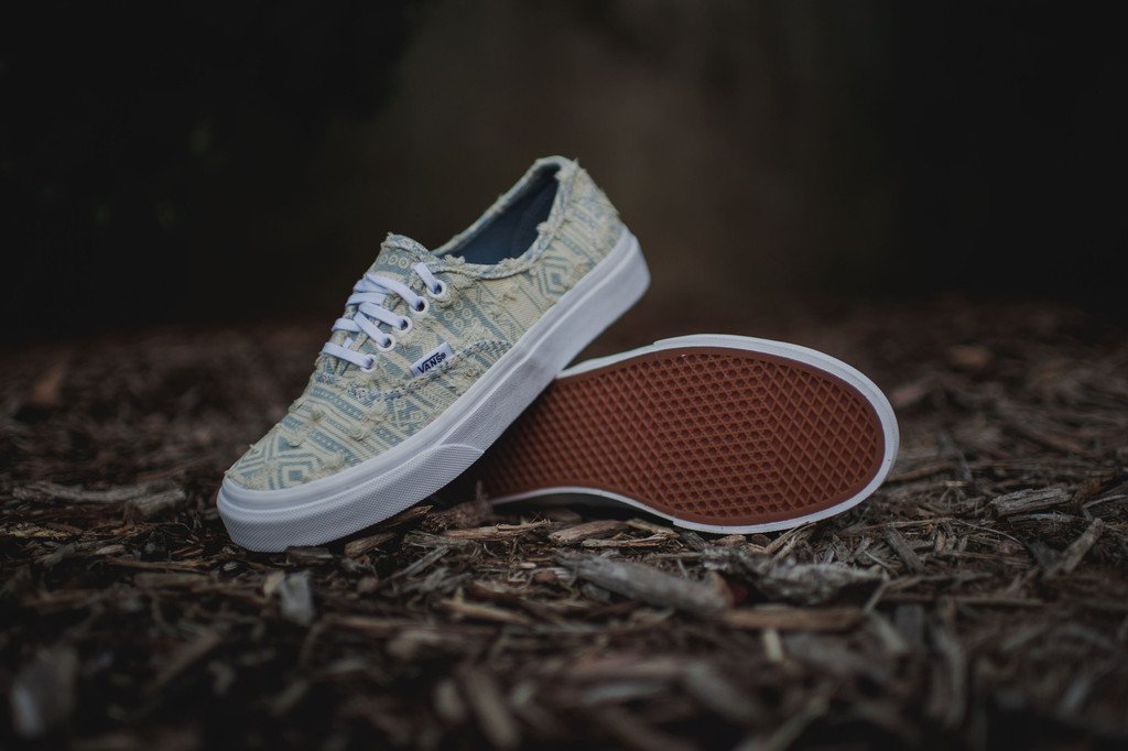 vans authentic slim frayed native