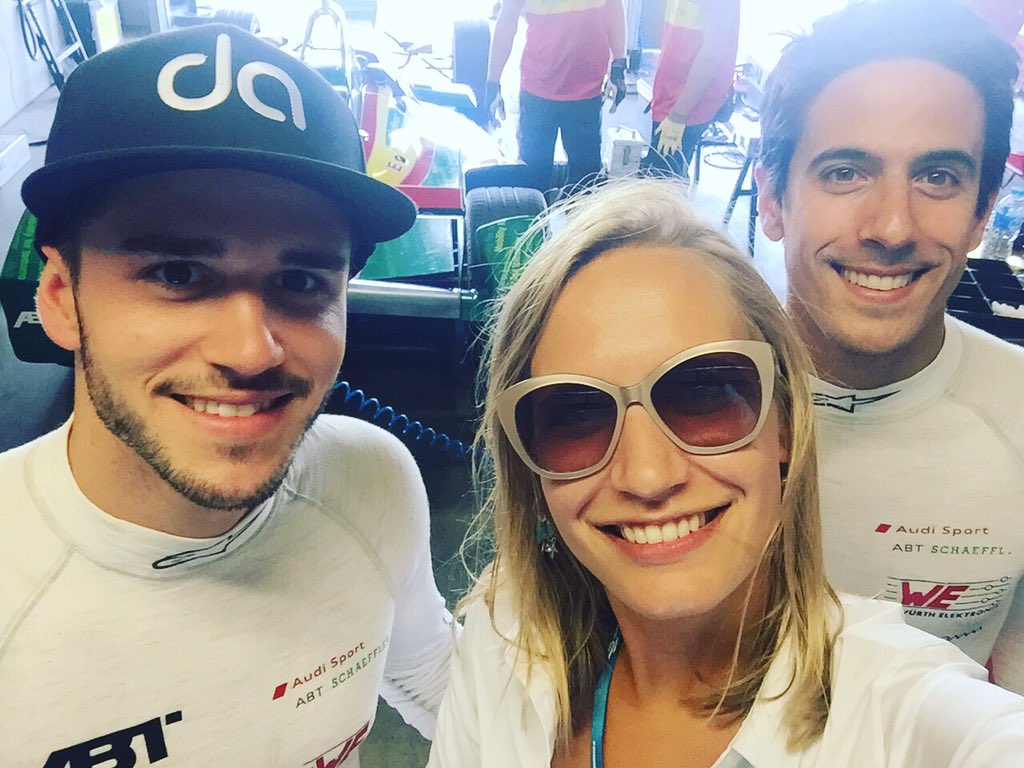 Carina_Fu's tweet photo. @abt_formula_e @LucasdiGrassi @Daniel_Abt good luck in #Season3 #allthewayup #testing @FIAformulaE @DoningtonParkUK https://t.co/fVin5ZczWX