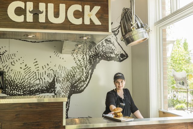 BlueMtnVillage's tweet image. NOW HIRING @Sergioeeoeeo #ChuckBurger - energetic &amp;amp; friendly kitchen staff please stop in &amp;amp; apply.