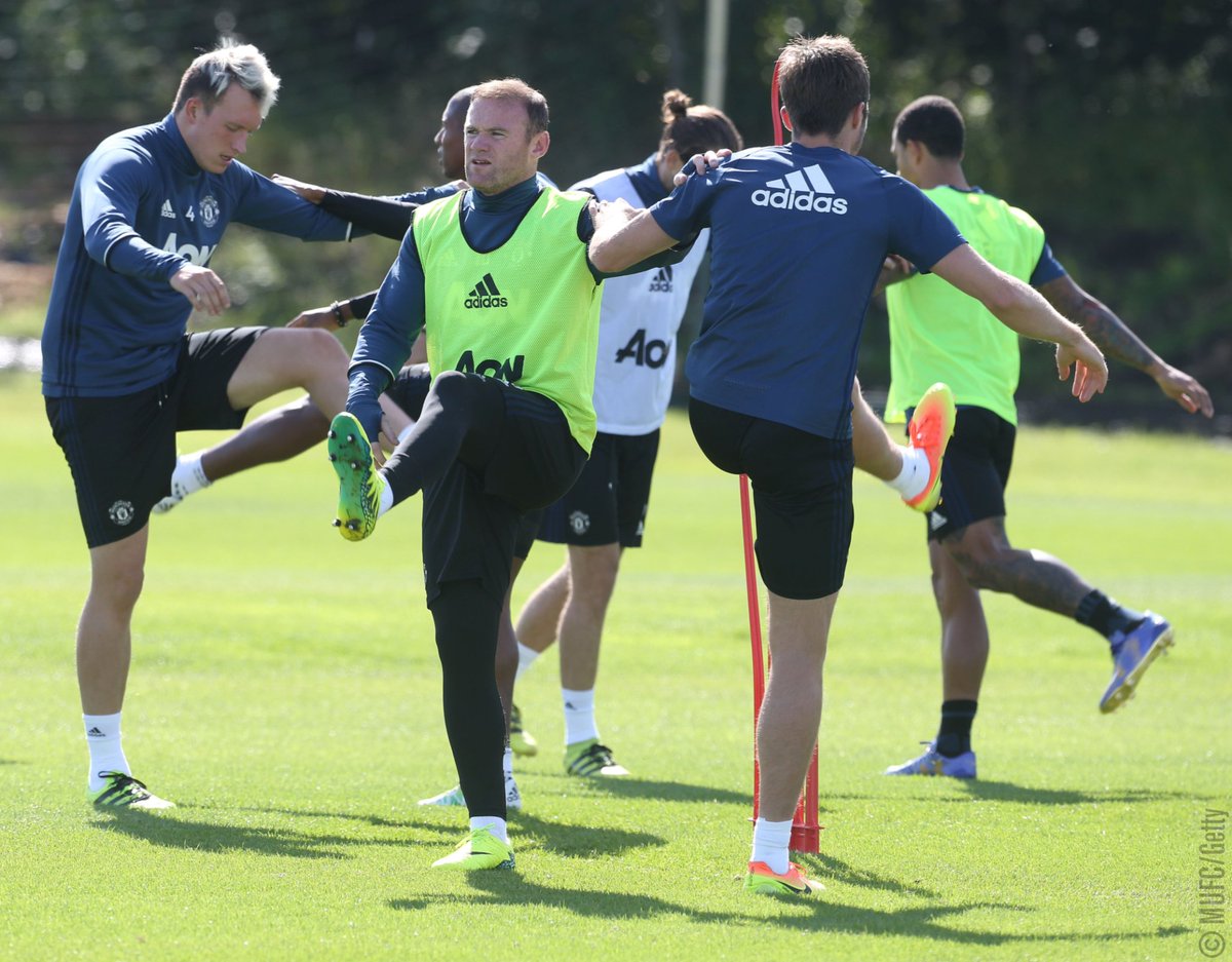 ManUtd_ID's tweet photo. 📷 Foto terbaik dari sesi latihan hari ini: https://t.co/Mx5UxzFxMA #MUFC https://t.co/xDDzKJdjpf