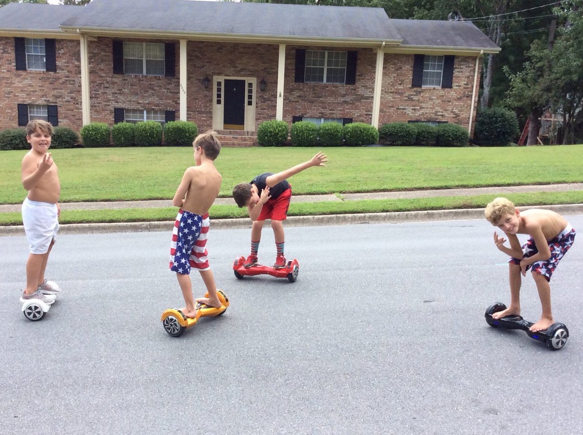 jmpadgett89's tweet photo. Hey @BarstoolBigCat. Neighborhood Hoverboard gang comfirmed: the dab is back! https://t.co/Vh3Vf5BBGe